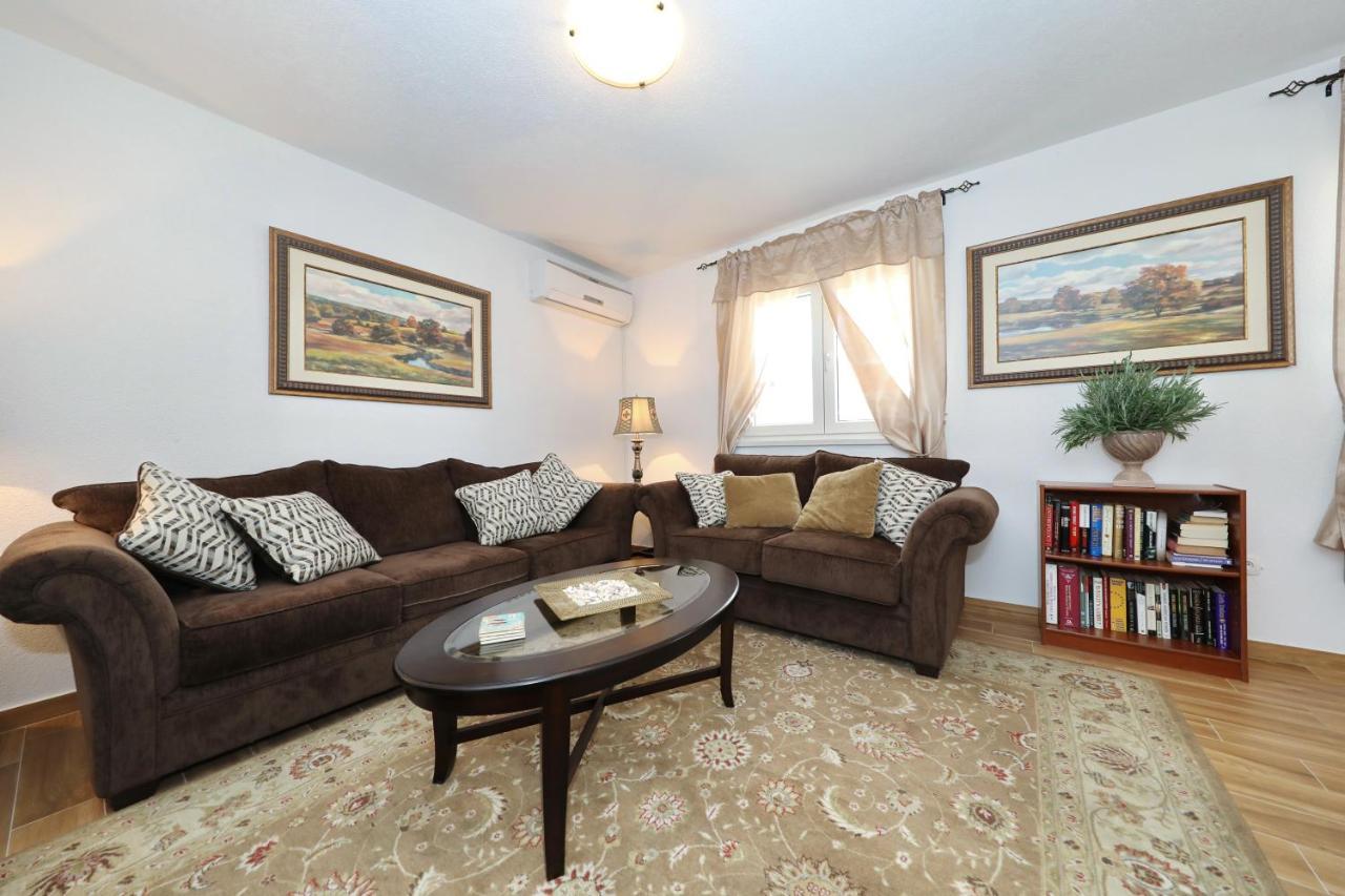 Anastazia Appartement *